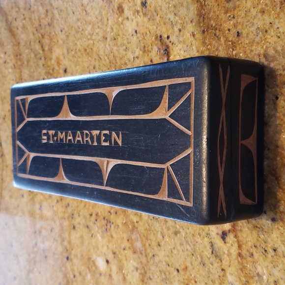Vintage Carved Wooden Trinket Box from St. Marteen - Picture 3 of 16
